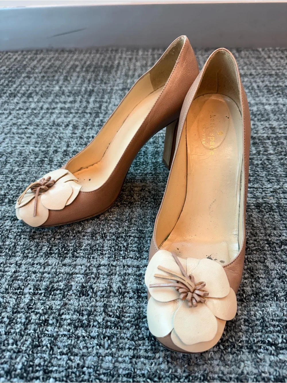 Kate Spade “Zaria” leather beige heels